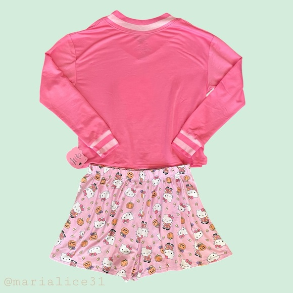 NWT•Sanrio Hello Kitty Fall Theme Pajama Set. Small (pit to pit 20.5 in) - Picture 2 of 13